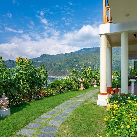 Stayvista At The Oakridge 4 Bhk Villa In Dharamshala With Jacuzzi & Balcony Chamba (Himachal Pradesh) Exterior photo