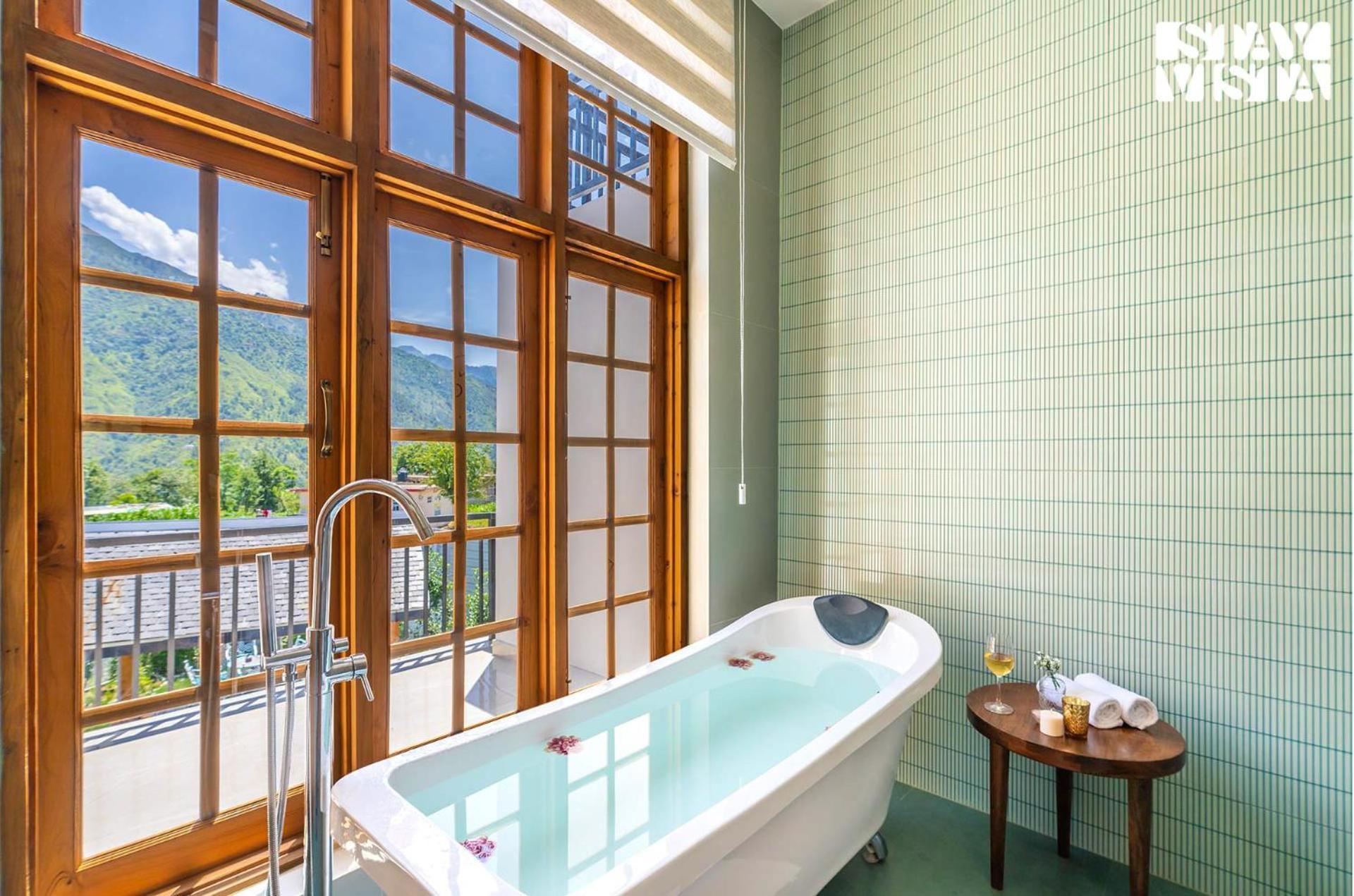 Stayvista At The Oakridge 4 Bhk Villa In Dharamshala With Jacuzzi & Balcony Chamba (Himachal Pradesh) Exterior photo